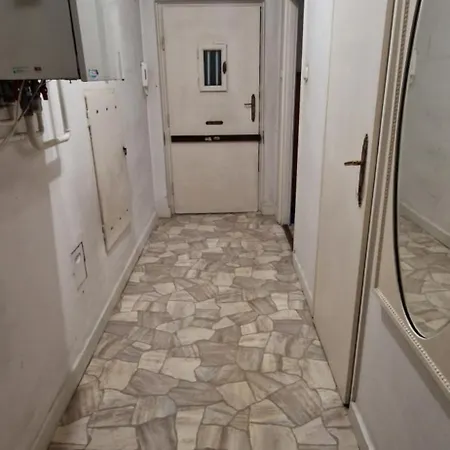 Ibrahim Beds Hostel *